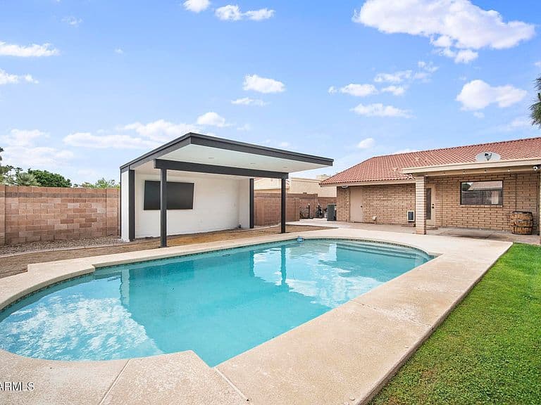 409 E CAROL ANN Way photo 5