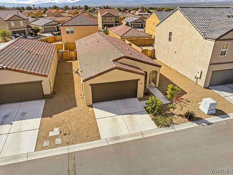 2399 Stonecrest Dr photo 5