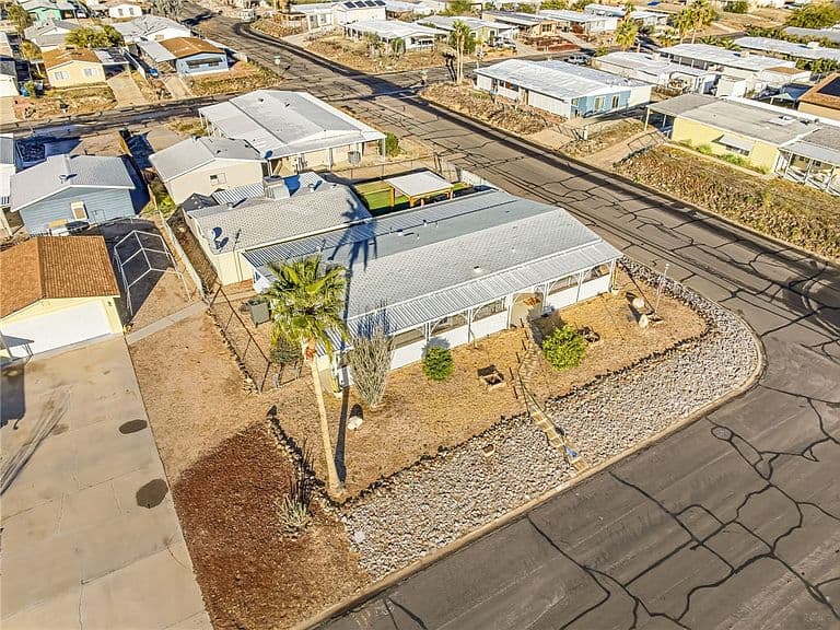 1671 Lynn Dr photo 5