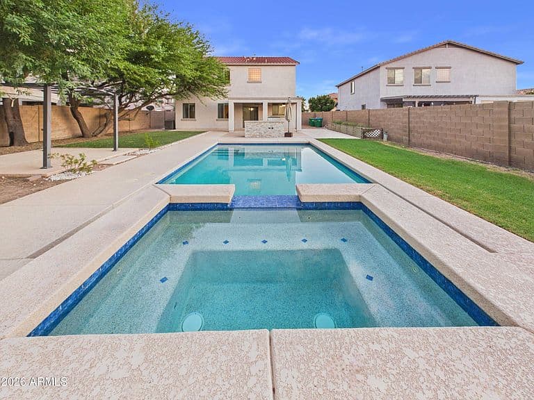 43650 W OSTER Drive photo 1