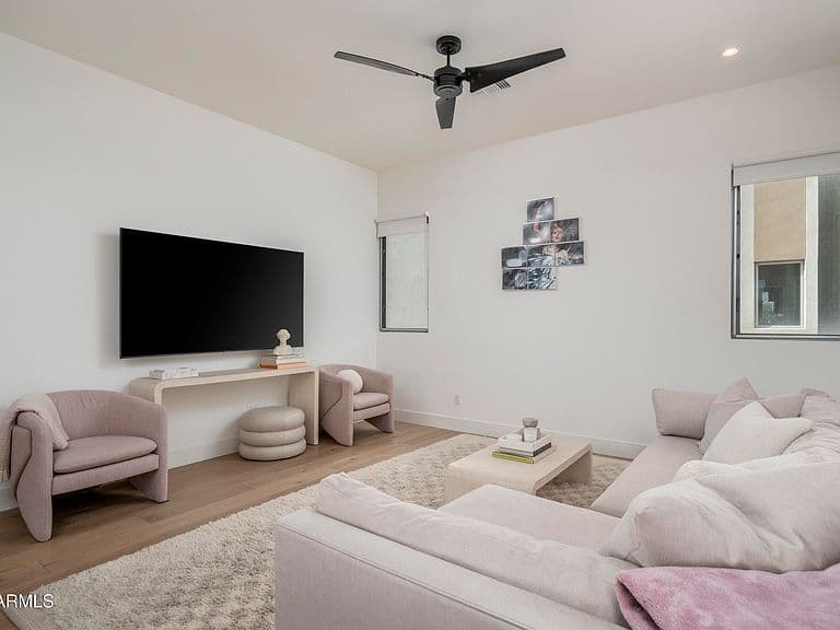 3150 E GLENROSA Avenue #2 photo 4