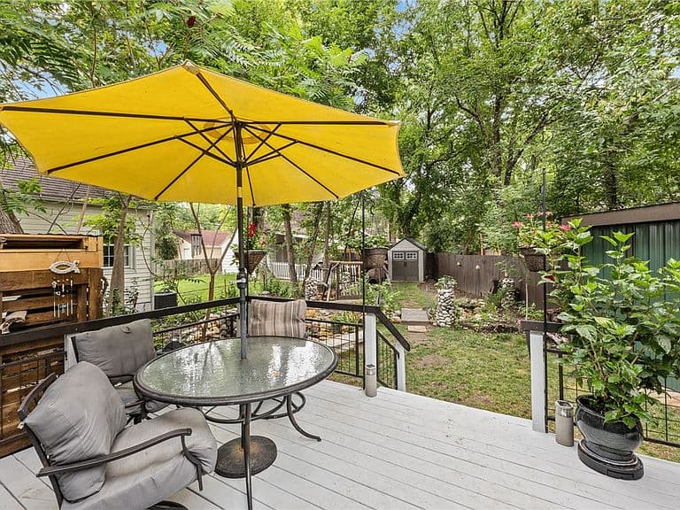 101 Avenue C photo 5