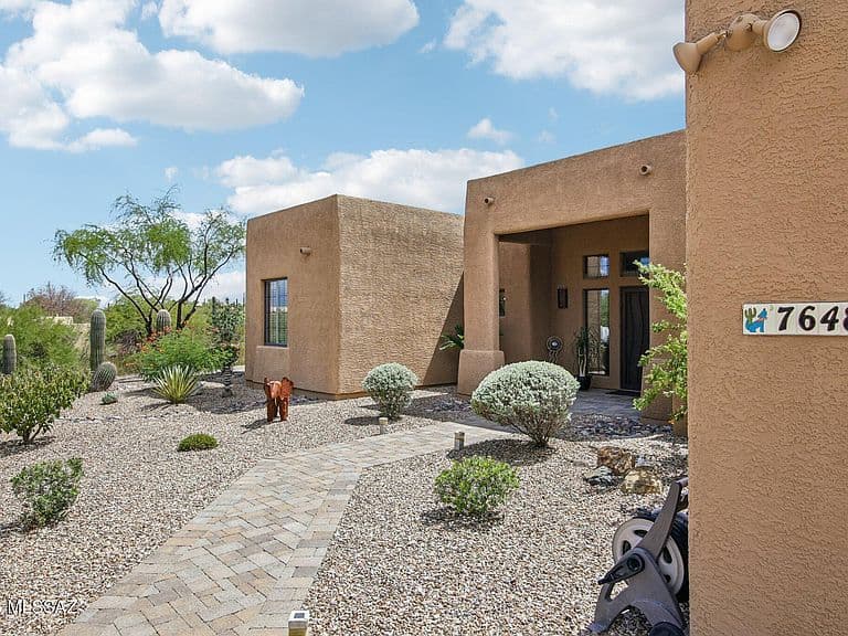 7648 N Quail Ridge Dr photo 4