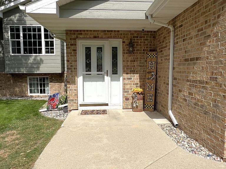 1731 Cypress Point Dr photo 2