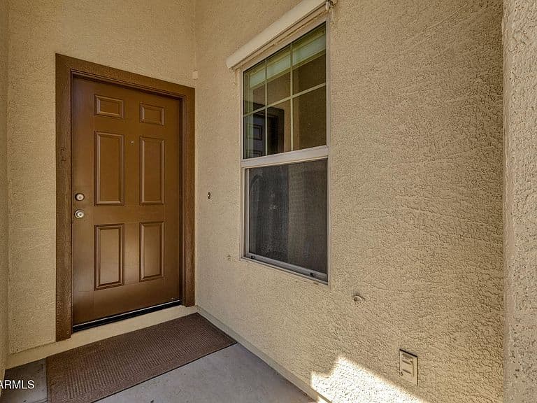 338 N WESLEY -- photo 4