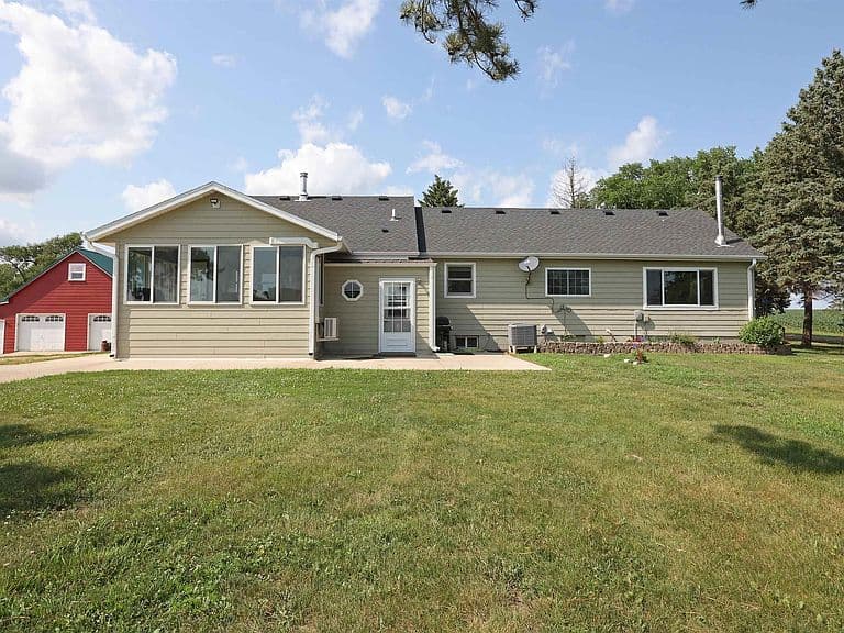 28793 457th Ave photo 1