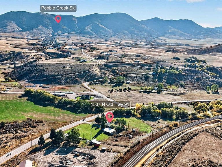 1537 N Old Highway 91 photo 2