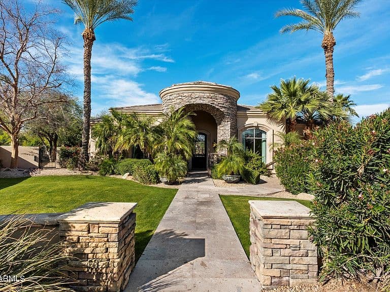 7008 N 68th Pl photo 2