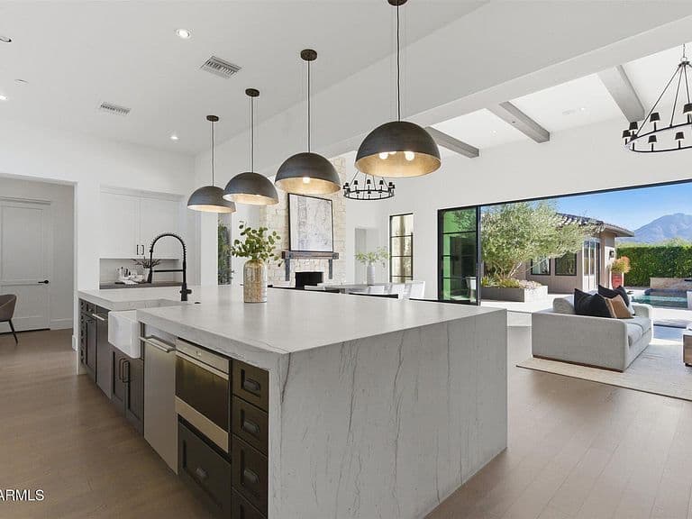 8900 E Sands Dr photo 2