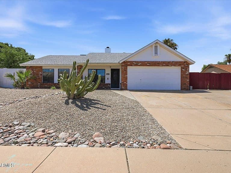 6723 E IVYGLEN Street photo 1