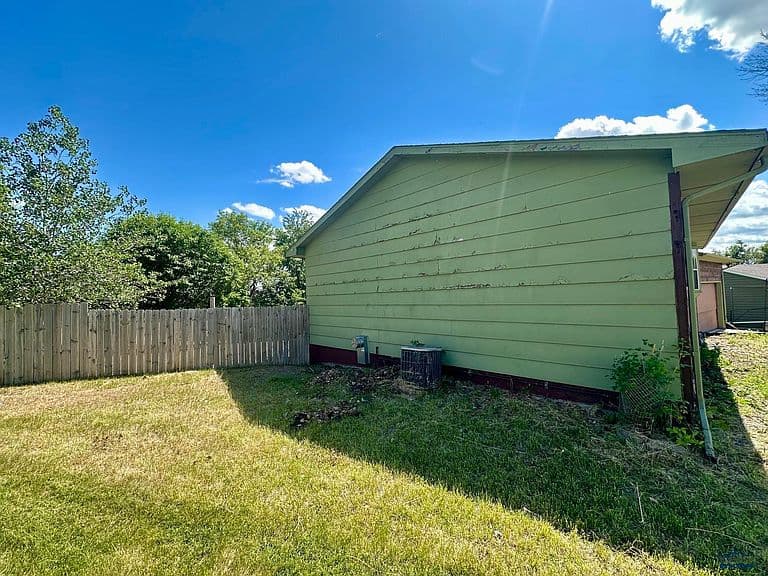 2415 E Wls photo 4