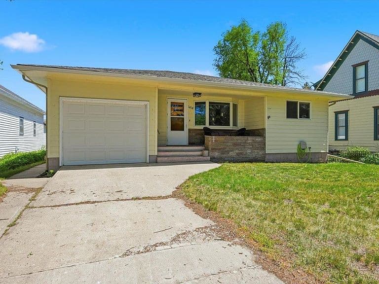 1414 Pine St photo 3