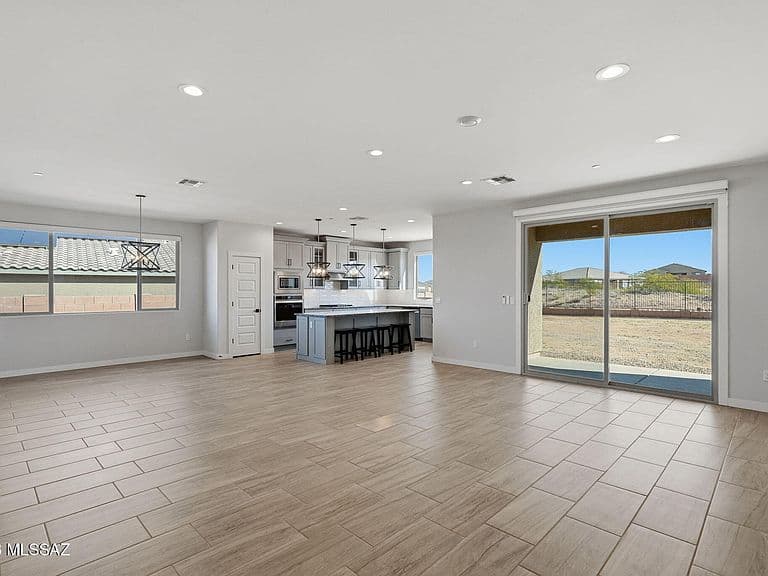 552 N Hollow Hoot Pl photo 4