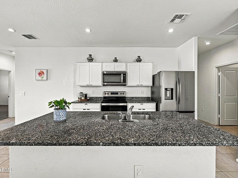 35672 W SAN ILDEFANSO Avenue photo 3