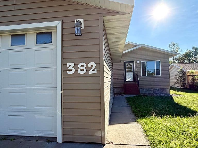 382 Mellette Ave SW photo 3