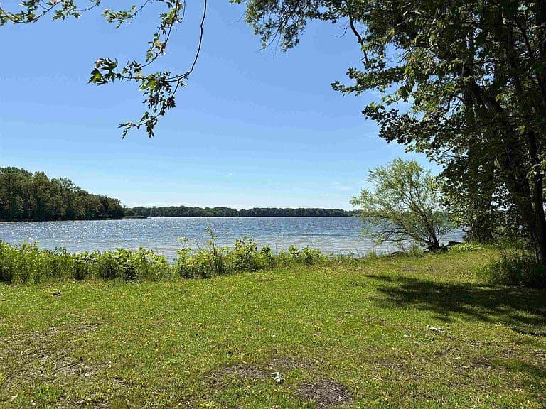 255 Canal Lane photo 1
