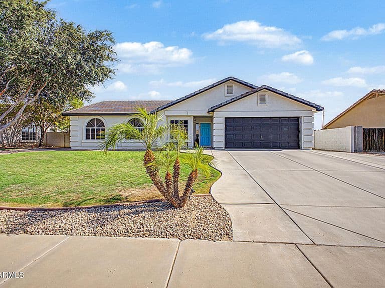 3749 E THORNTON Avenue photo 2