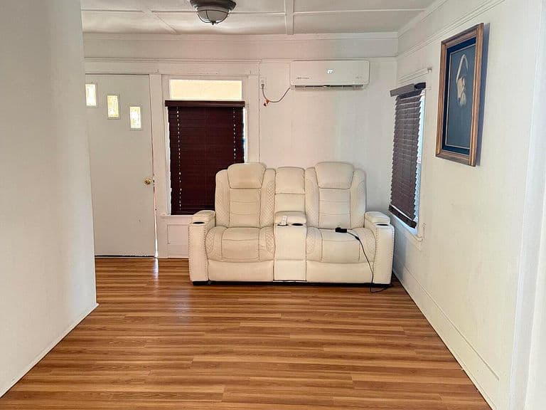 121 W ESTRELLA Avenue photo 2