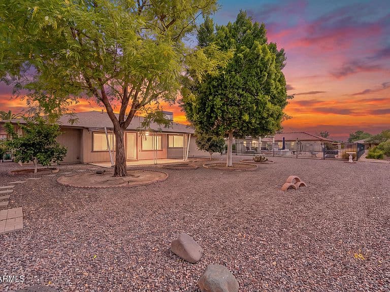 10321 W PLEASANT VALLEY Road photo 2