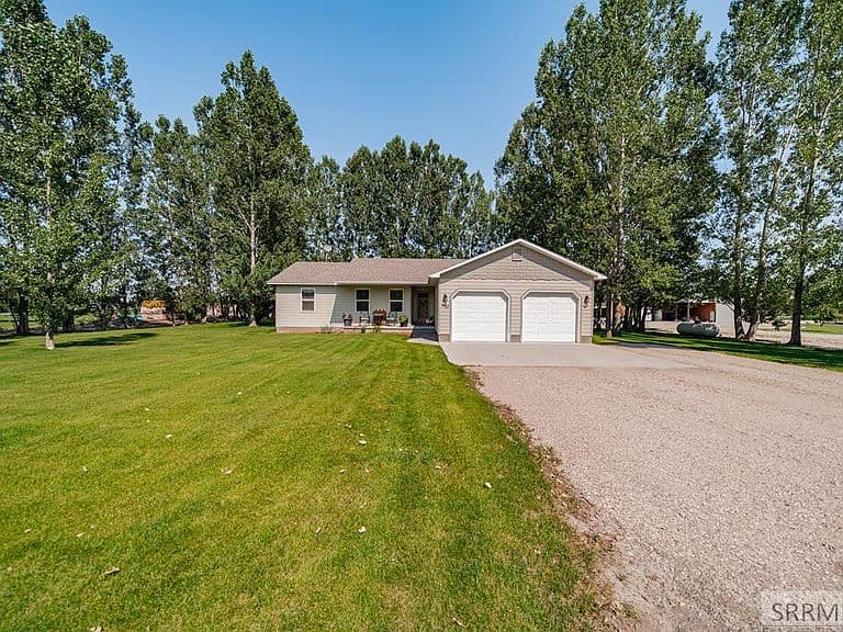 1750 Clements Ln photo 1
