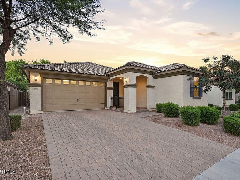 3934 E CONSTITUTION Drive photo 1