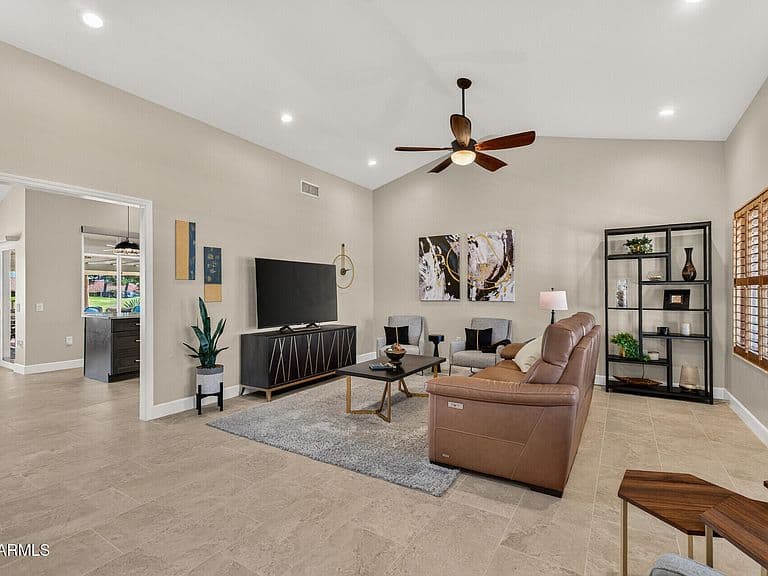 13919 W JAGUAR Drive photo 2