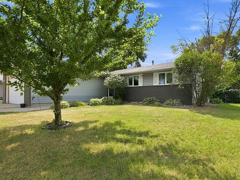 2708 Eastgate Dr S photo 2