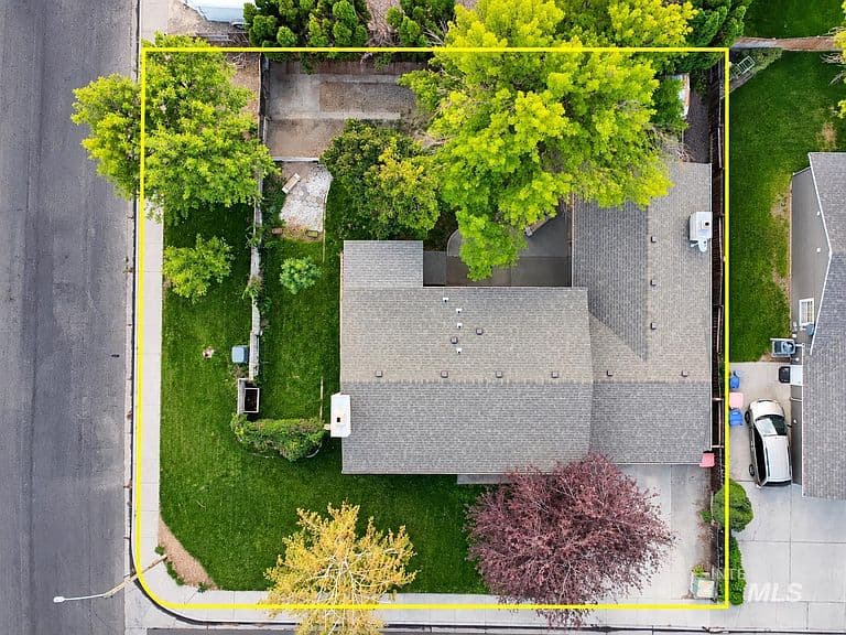 737 Academic Dr photo 3