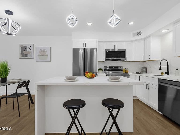 2121 S PENNINGTON -- #21 photo 1