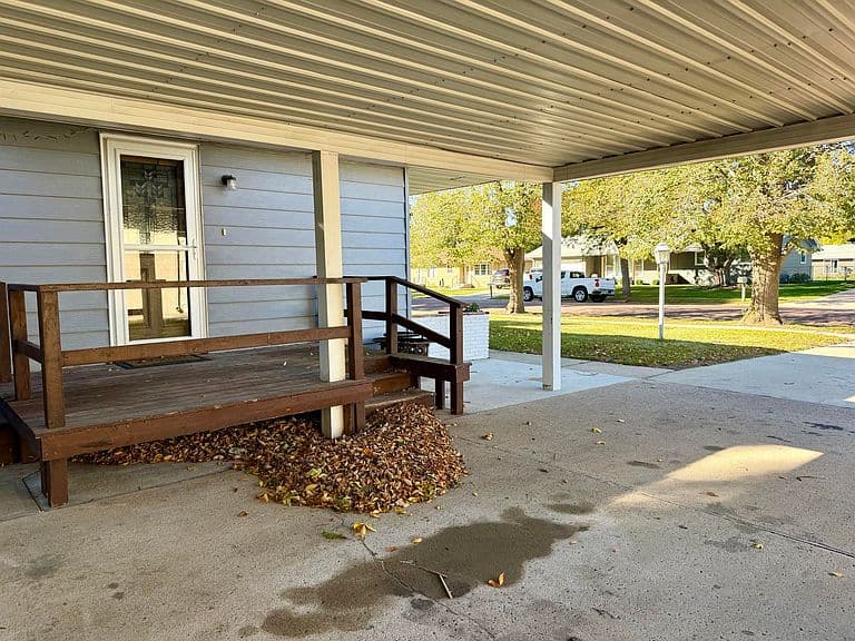 1319 Palmer Pl photo 4