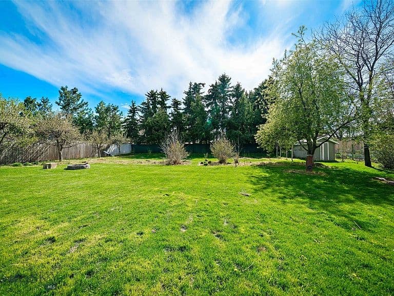 219 Coulee Dr photo 4