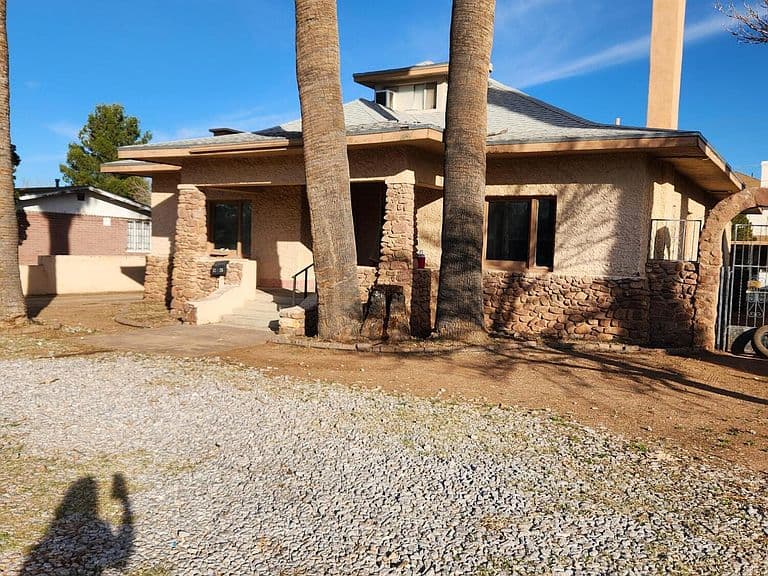 1228 E 9th St photo 5