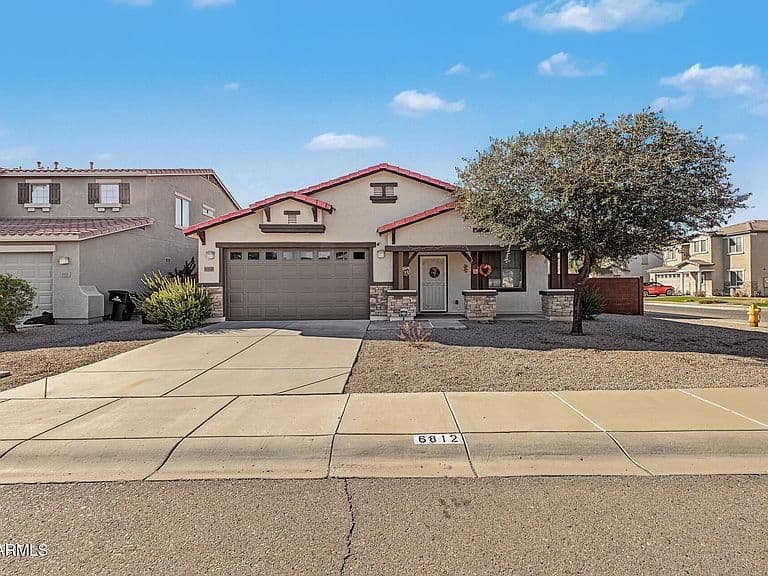 6812 S 68TH Drive photo 2