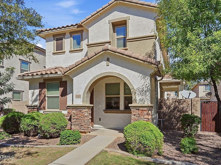 3626 E LARSON Lane photo 5