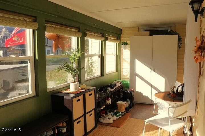 5 Simpson Street photo 3