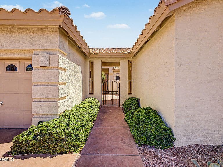 9837 E EMERALD Drive photo 3