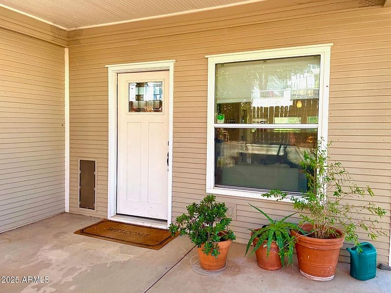 318 VAN DYKE Street photo 5