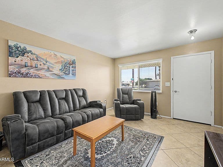10304 W DEANNE Drive photo 5