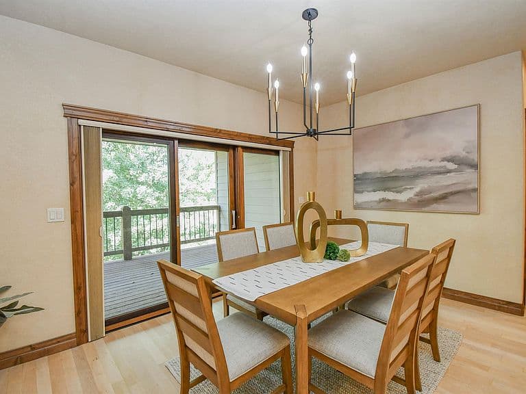 1325 W Wicklow Ct photo 3