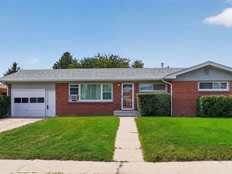 5066 Moran Ave photo 1