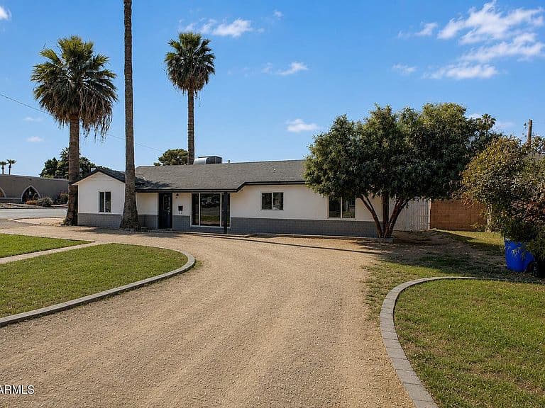 1147 E FLYNN Lane photo 3