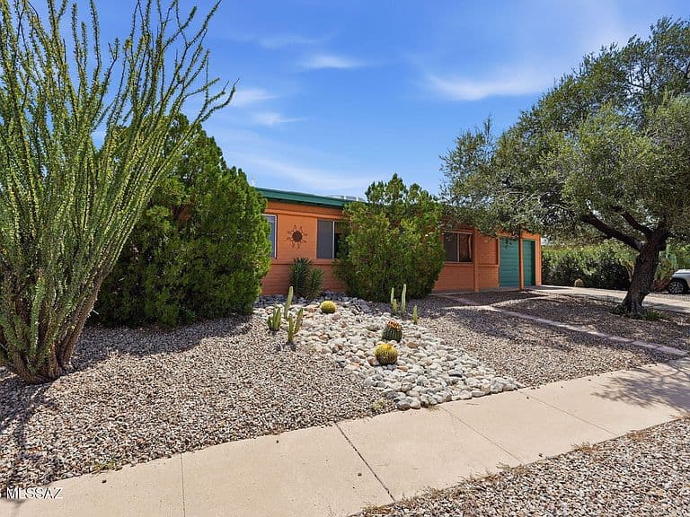 9871 E Sellarole Rd photo 3