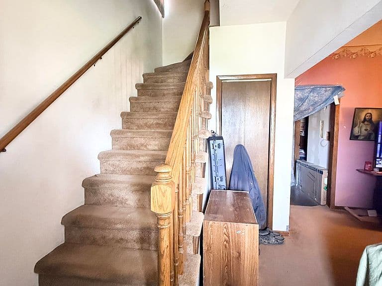 310 6th St NW photo 3