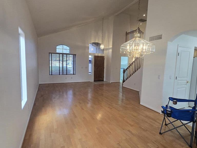 15436 S 46TH Place photo 4