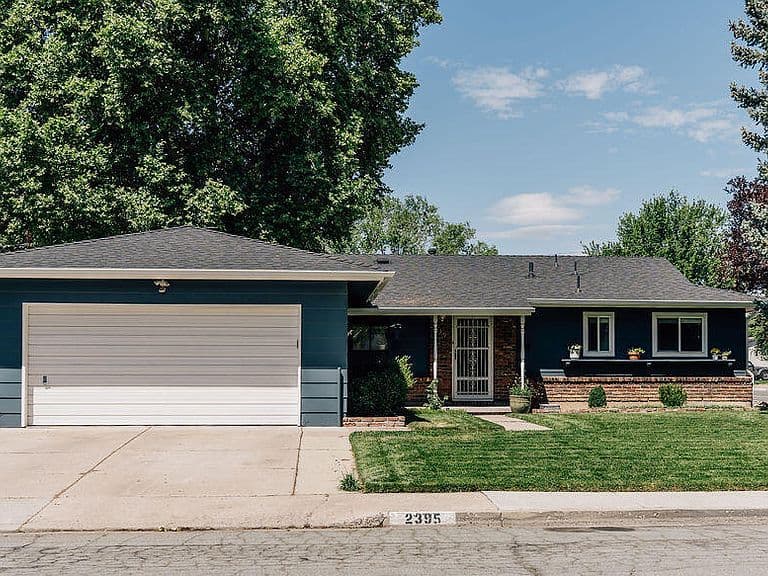 2395 Lexington Way photo 1