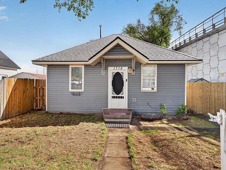 1518 N Harrison Ave photo 1