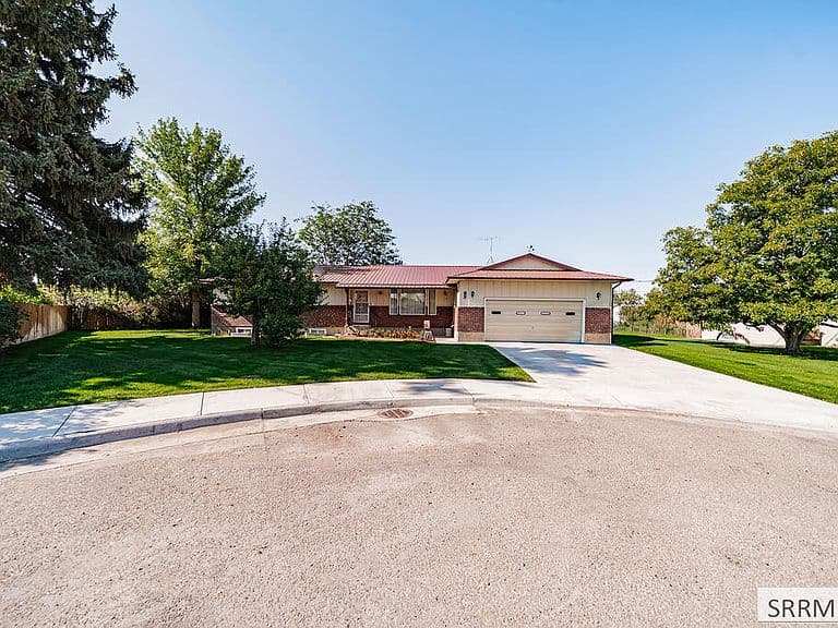 477 Claremore Dr photo 3