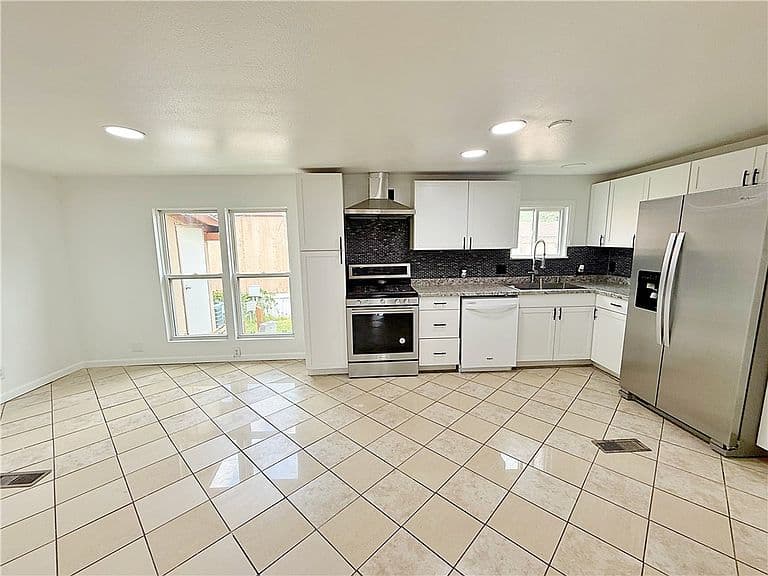 12 Golden Butte Dr photo 5