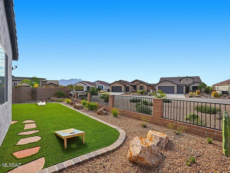 1432 E Golden Rock Way photo 2