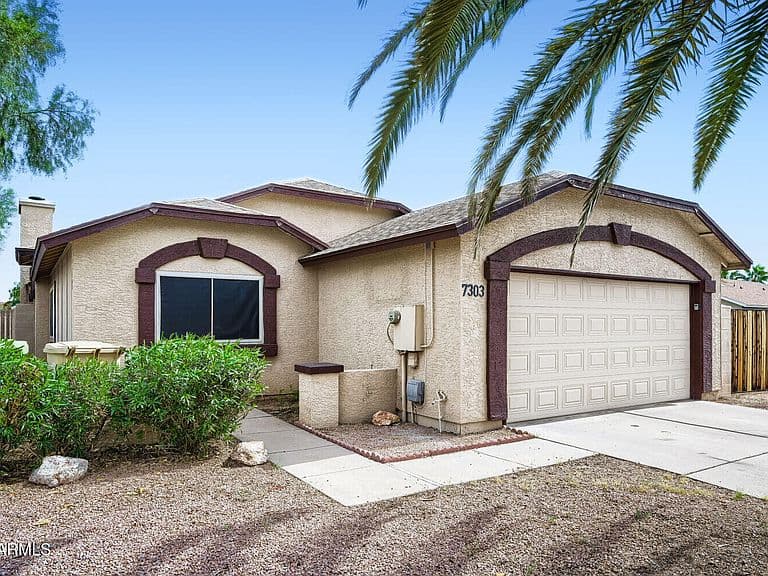 7303 N 69TH Drive photo 3